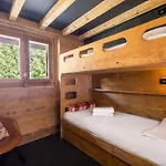 Modern For 5 People, Mountain, Town Center Touring