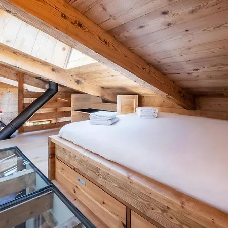 Modern For 5 People, Mountain, Town Center Touring *