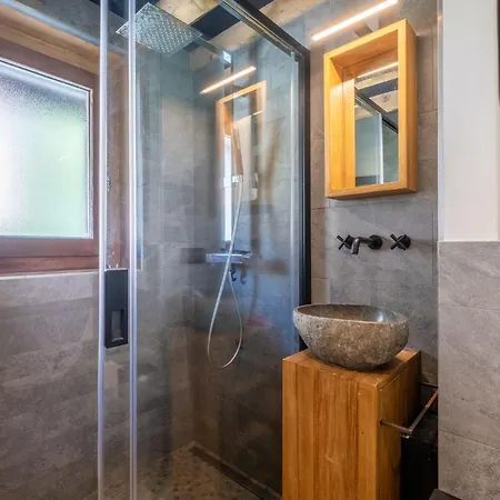 Modern For 5 People, Mountain, Town Center Touring Chamonix