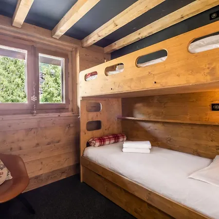 Modern For 5 People, Mountain, Town Center Touring