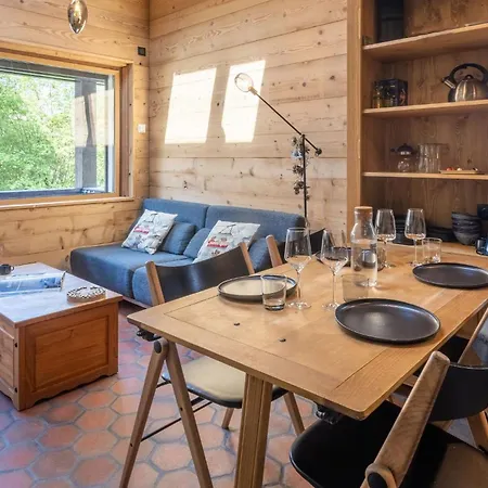 Apartment Modern For 5 People, Mountain, Town Center Touring *