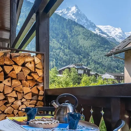 Modern For 5 People, Mountain, Town Center Touring