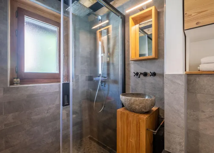 Modern For 5 People, Mountain, Town Center Touring Chamonix