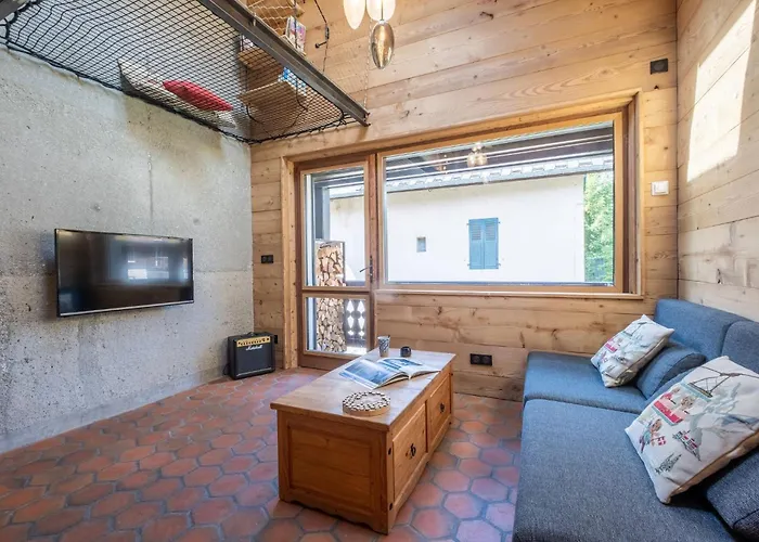 Modern For 5 People, Mountain, Town Center Touring Apartment *